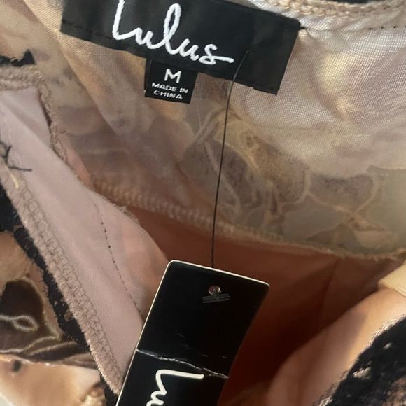 NWT Floral velvet bodycon from Lulus - Picture 5 of 5
